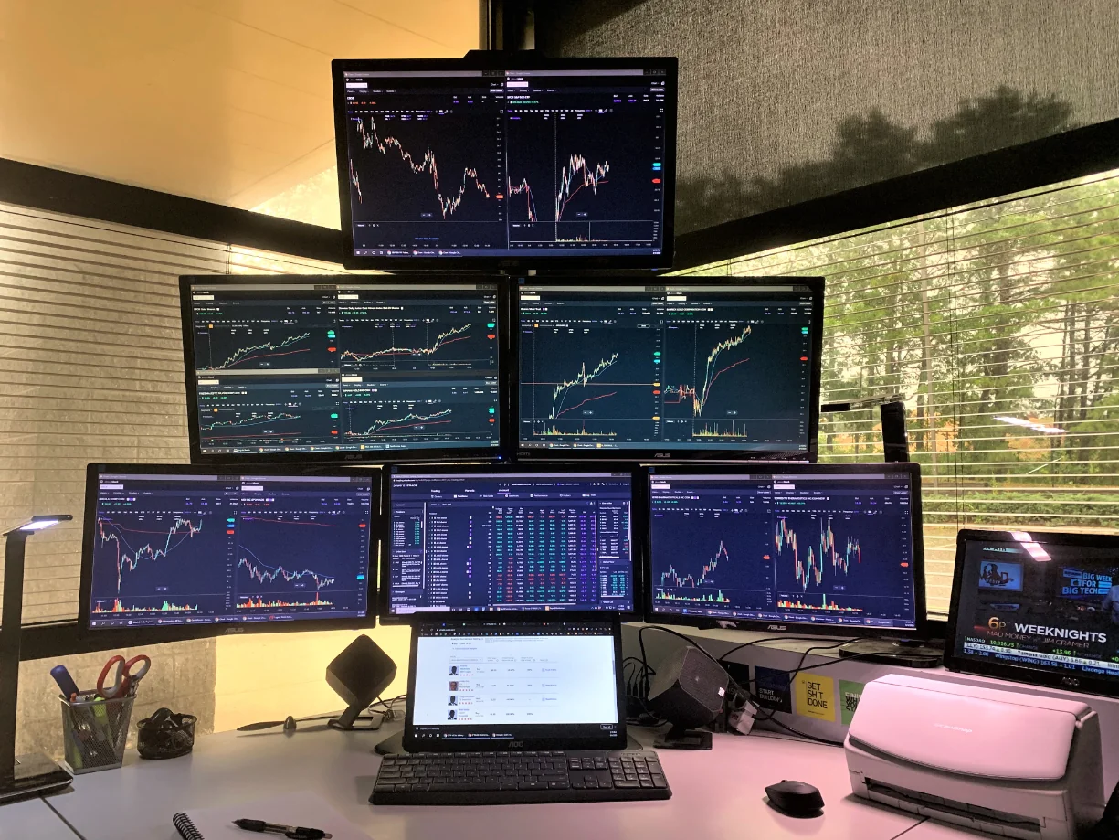 Imagem de Swing Trade vs. Day Trade: Qual é o melhor para você?